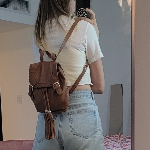 Leather Urbancode Brown Backpack in Vintage Style - Picture 4 of 8